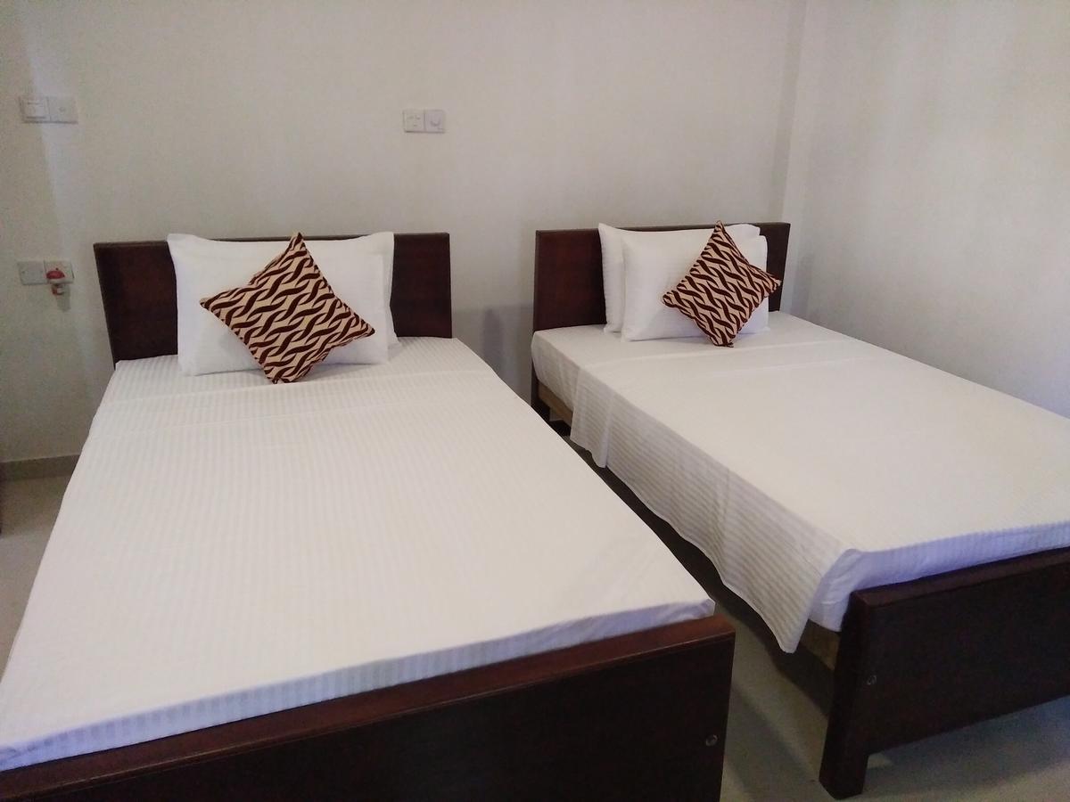 Ocean Bay Surf Resort Weligama Ngoại thất bức ảnh