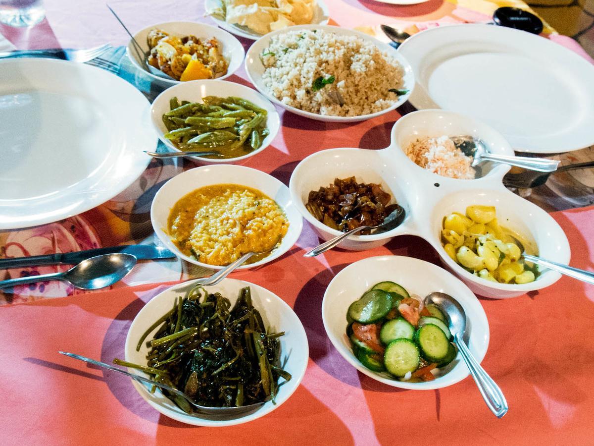 Ocean Bay Surf Resort Weligama Ngoại thất bức ảnh
