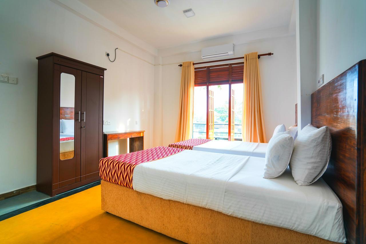 Ocean Bay Surf Resort Weligama Ngoại thất bức ảnh