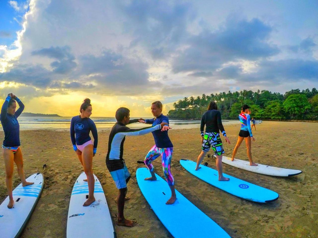 Ocean Bay Surf Resort Weligama Ngoại thất bức ảnh