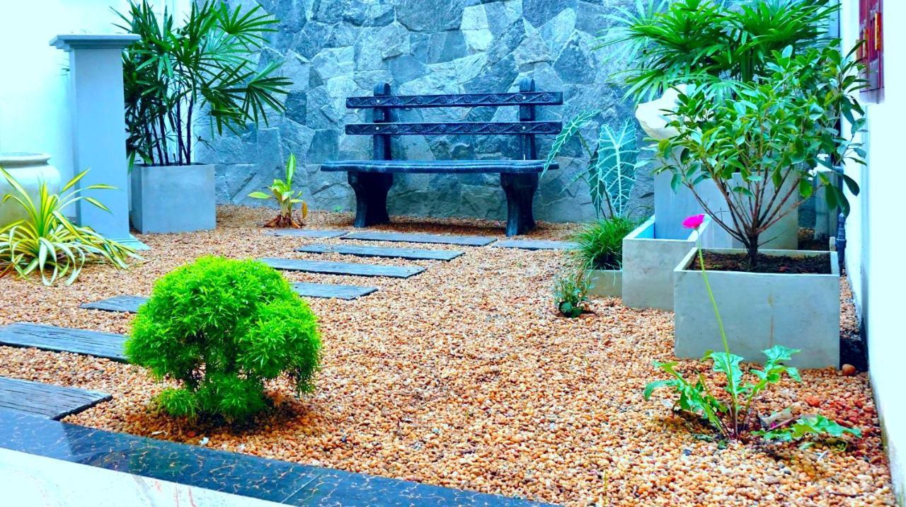 Ocean Bay Surf Resort Weligama Ngoại thất bức ảnh