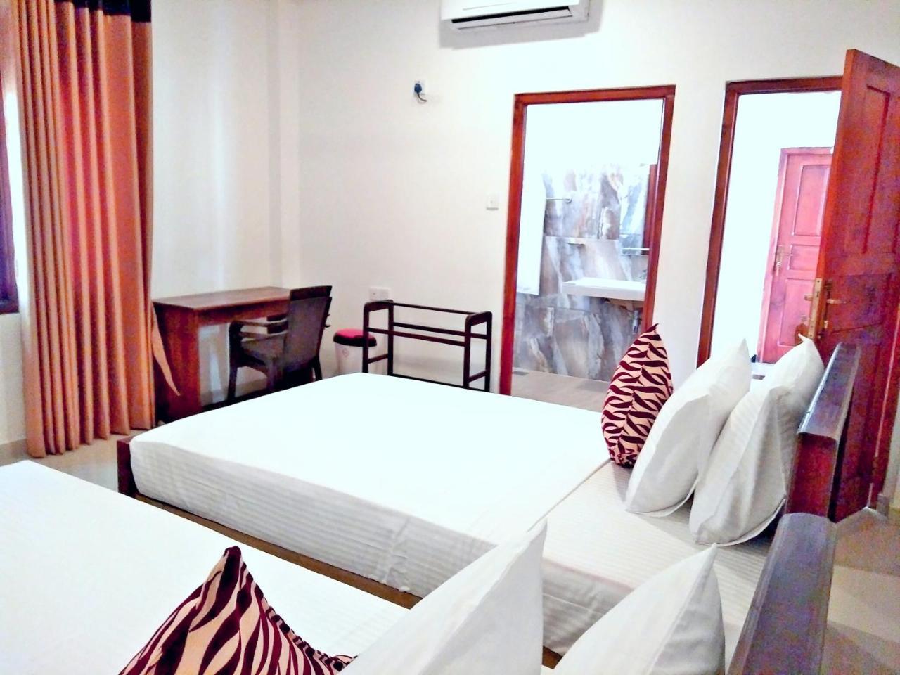 Ocean Bay Surf Resort Weligama Ngoại thất bức ảnh