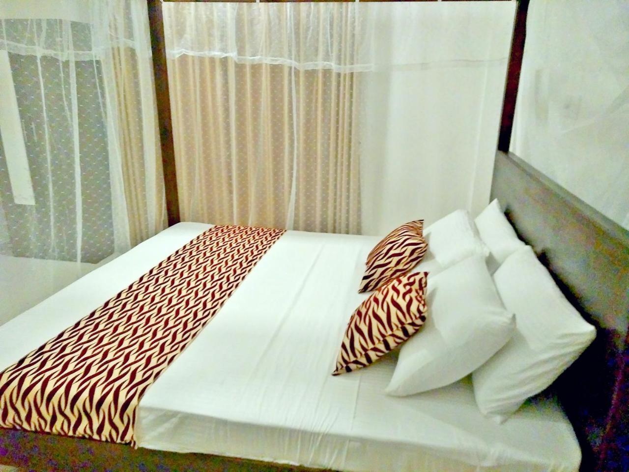 Ocean Bay Surf Resort Weligama Ngoại thất bức ảnh