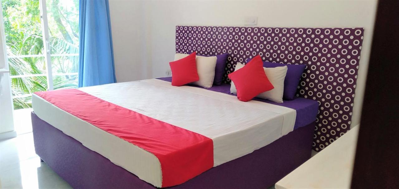 Ocean Bay Surf Resort Weligama Ngoại thất bức ảnh