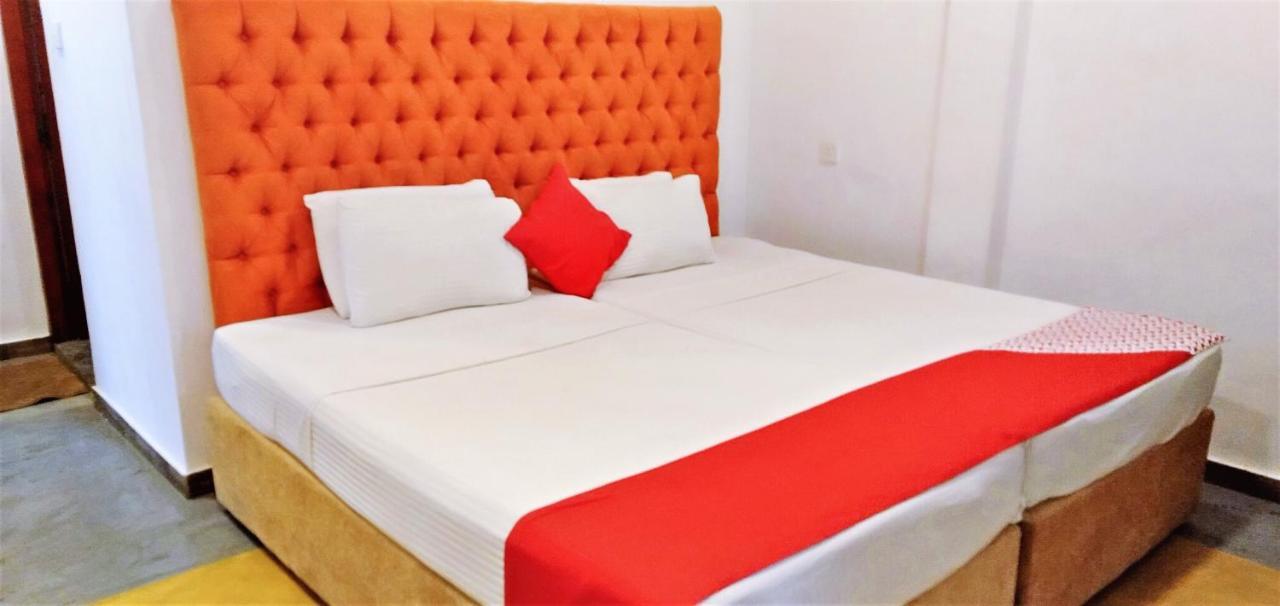 Ocean Bay Surf Resort Weligama Ngoại thất bức ảnh