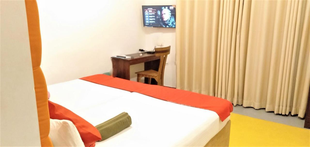 Ocean Bay Surf Resort Weligama Ngoại thất bức ảnh
