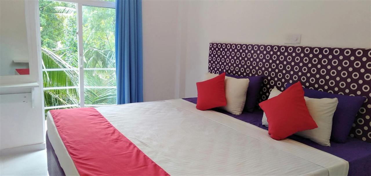 Ocean Bay Surf Resort Weligama Ngoại thất bức ảnh