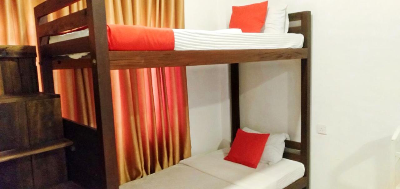 Ocean Bay Surf Resort Weligama Ngoại thất bức ảnh